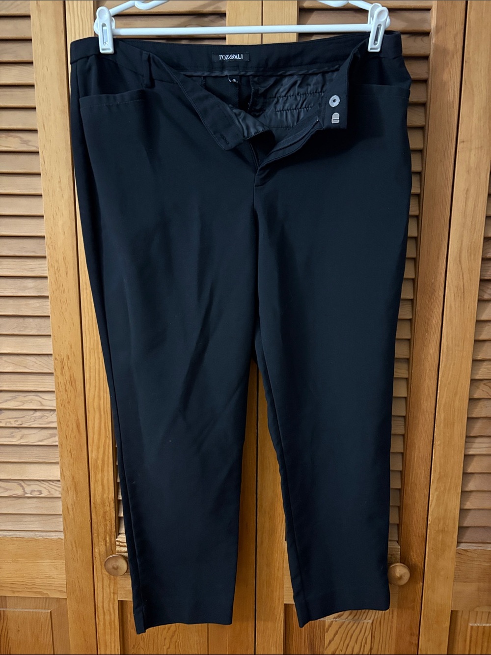 Roz and Ali Black Women’s Straight-Leg Dress Pants